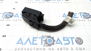 Фишка на блок ECU компьютер двигателя Hyundai Santa FE 21-23 2.5T красная