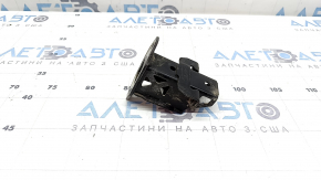 Клык подрамника передний левый Land Rover Range Rover Velar 18-23 2.0T