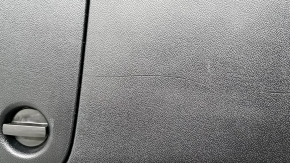 Обшивка двери багажника нижняя Porsche Cayenne 19-23 черная, царапины
