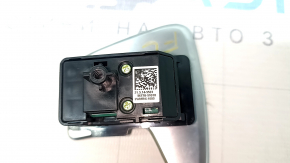 Cromul de pe padelele schimbătorului de viteze de pe volanul stânga al modelului Hyundai Santa FE 21-23 este umflat.