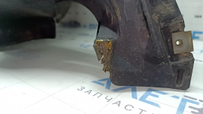 Căptușeala aripii față dreapta pentru Nissan Rogue 14-20 este ruptă.
