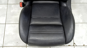 Водительское сиденье Porsche Cayenne 19-23 с airbag, электрическое, подогрев, вентиляция, кожа черная с перфорацией, Comfort, примято, царапины на спинке, под чистку