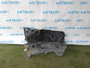 Lonjeronul stâng cu geam la un Volvo XC90 16-23 a fost tăiat.