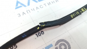 Garnitură ușă, lateral spate stânga față Porsche Cayenne 19-26, ruptă