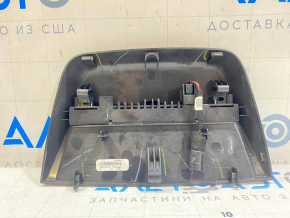Lumina de frână la un Nissan Altima 13-18 este spartă.