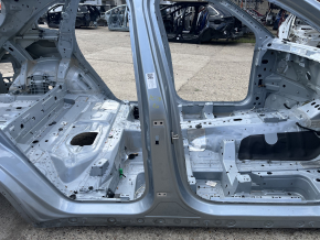 Pilonul central drept al caroseriei Porsche Cayenne 19-26 pe caroserie