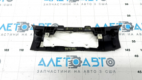 Накладка порога задняя левая внутренняя Kia Sportage 20-22 черная, потерта