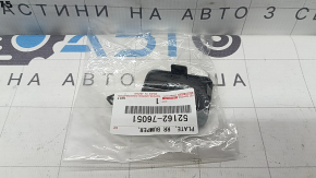 Заглушка буксировочного крюка заднего бампера левая Lexus UX250h UX300h 23-26 F Sport