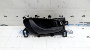 Ручка двери внутренняя передней правой Nissan Rogue Sport 17-23 черная