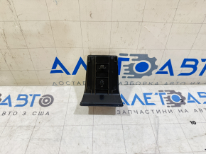 Кронштейн решетки радиатора центральный grill Toyota C-HR 18-22