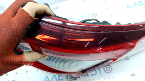 Zgârieturi la lumina de pe aripa exterioară dreapta Nissan Rogue Sport 20-22