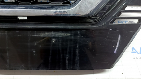 Grilă radiator Nissan Rogue Sport 20-22 fără cameră, plasticul a devenit alb, crăpat, ciobit, zgâriat, găuri care nu provin din fabrică