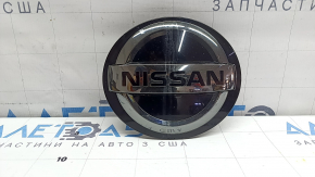 Emblemă grilă radiator Nissan Rogue Sport 2022, ciobită, lipită