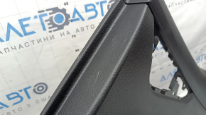 Обшивка двери карточка задняя правая Nissan Rogue Sport 20-22 черная с черной вставкой, подлокотник черная кожа, царапины