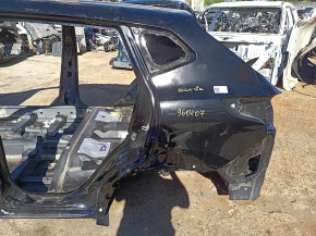 Aripă spate stânga Nissan Rogue Sport 20-22 pe caroserie, neagră, îndoită, lovituri