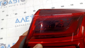 Lampă aripă exterioară dreapta Audi A6 C7 16-18, zgârieturi