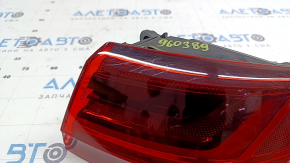 Lampă aripă exterioară dreapta Audi A6 C7 16-18, zgârieturi
