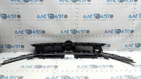 Решетка радиатора grill VW Jetta 25-26 без эмблемы