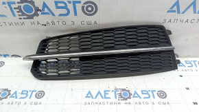 Решетка переднего бампера левая Audi A6 C7 16-16 хром молдинг, треснут хром молдинг, треснута