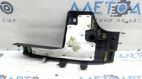 Накладка порога внутренняя задняя правая Hyundai Tucson 22-26 черная, царапины, тычка