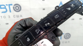 Bloc butoane consolă centrală Hyundai Tucson 22-26 pentru senzori de parcare, scaune încălzite și răcite, volan încălzit și control la coborâre în pantă, zgârieturi