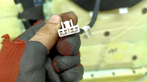 Pernă banchetă spate, rândul 2, dreapta, Hyundai Tucson 22-26, piele neagră, perforată, încălzită, puncte de plastic topit, curățare chimică