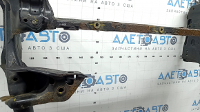 Cadrul frontal ruginit al unui Audi A6 C7 12-18