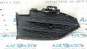 Решетка переднего бампера правая Mercedes GLC 300 20-22 структура под парктроник, AMG pkg