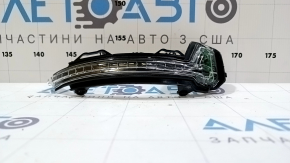 Повторитель поворота правого зеркала VW Tiguan 18-24