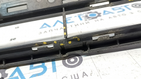 Grila inferioară a barei de protecție față a Audi A4 B9 17-19 fără fragmente
