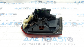 Фонарь внутренний крышка багажника левый BMW 3 F30 16-18 светлый, трещины
