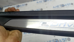 Накладка порога передняя правая наружная BMW 3 F30 12-18 черная с хромом, E-Drive, царапины