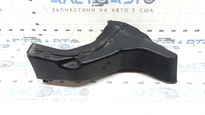 Suportul din conducta de răcire a frânei stânga la un BMW 3 F30 12-18 este defect.