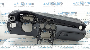 Bord negru Mercedes GLC 20-22 cu airbag, deflector și torpedou, bara de protecție pe torpedou