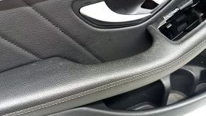 Panou ușă stânga față, Mercedes GLC 16-22, piele neagră, pachet AMG, Burmester, cotieră și inserție, piele neagră, ornament gri, cu iluminare din spate, cu mâner, crestături, zgârieturi, necesită curățare