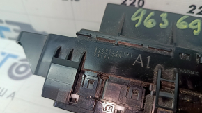 Zgârieturi pe panoul de control al climatizării la Toyota Prius 50, 16-22