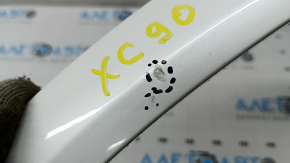 Ornament aripă spate stânga Volvo XC90 16-26 tip 1, alb, zgârieturi
