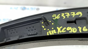 Ornament aripă spate dreapta Volvo XC90 16-26 tip 1, alb, zgârieturi, ghidaj rupt