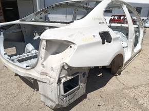 Aripă spate dreapta BMW 3 F30 12-18 PHEV pe caroserie, alb, zgârieturi, denivelări