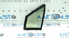 Стекло двери треугольник переднее левое Toyota Prius 50 16-22 с уплотнителем, царапины