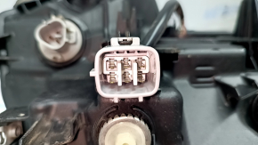 Far dreapta față cu LED pentru Toyota Prius 50 16-18, lustruit, zgârieturi