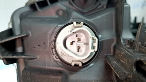 Far dreapta față cu LED pentru Toyota Prius 50 16-18, lustruit, zgârieturi