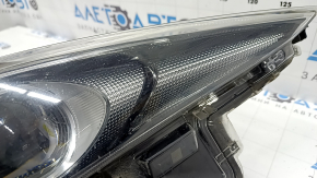 Far dreapta față cu LED pentru Toyota Prius 50 16-18, lustruit, zgârieturi