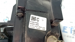 Фонарь верхний крыло правый Toyota Prius 50 16-18 царапины, надломано крепление, стекло грязное изнутри