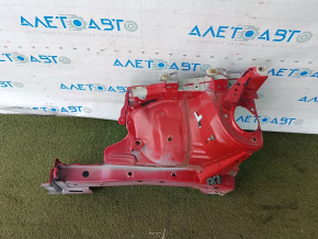 Lonjeronul lateral dreapta față al unui Toyota Prius V 12-17 a fost tăiat.
