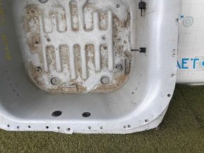 Jgheabul portbagajului modelului Land Rover Range Rover Velar 18-20 este găurit