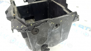Корпус АКБ BMW 3 F30 12-18 под капотом, нат фрагмента