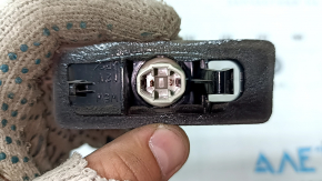 Iluminarea numărului de la ușa portbagajului stânga Toyota Prius V 12-17