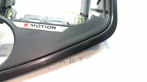 Накладка шифтера КПП VW Tiguan 18-21 без кнопки Start-Stop, с накладкой 4Motion, графит, царапины
