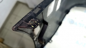 Bara spate este goală și superioară, Chevrolet Volt 16-19, neagră, cu elemente de fixare rupte.